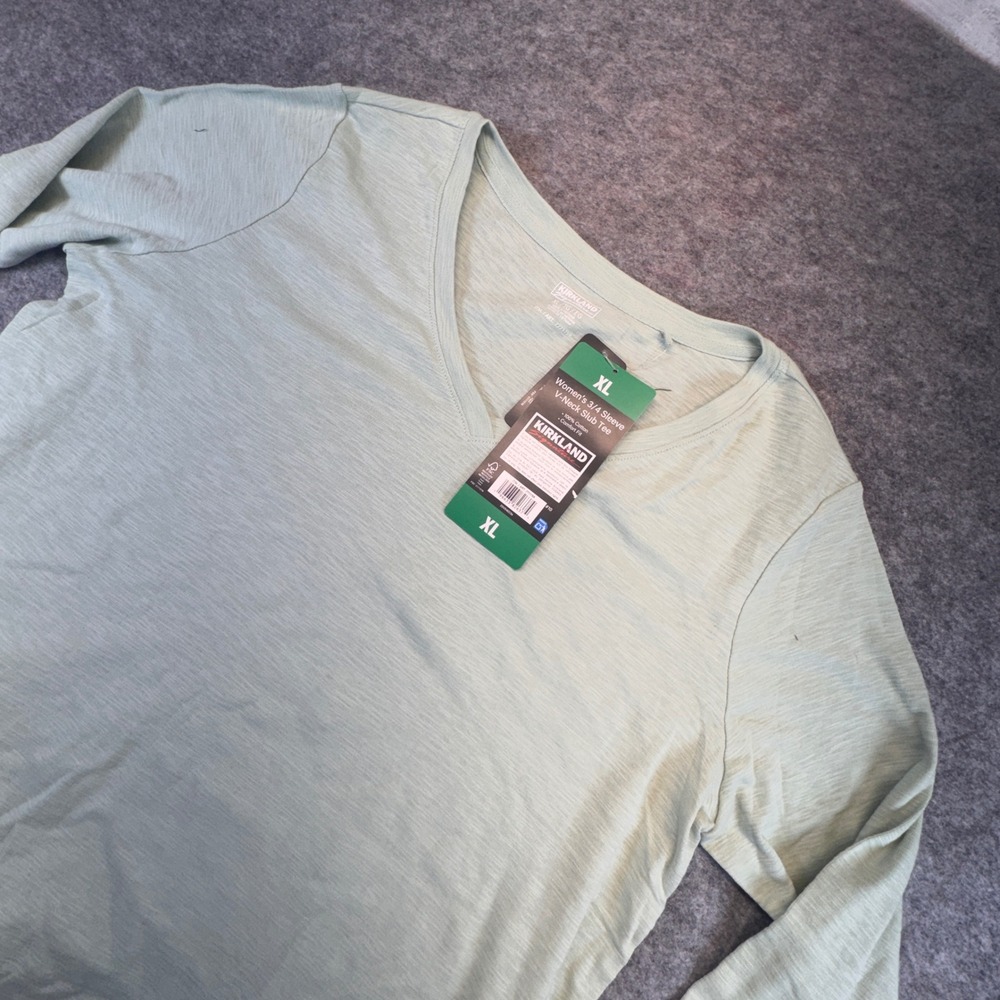 Kirkland Signature Womens XL V-Neck Slub Tee 3/4 Sleeve Cotton Sage Green NWT